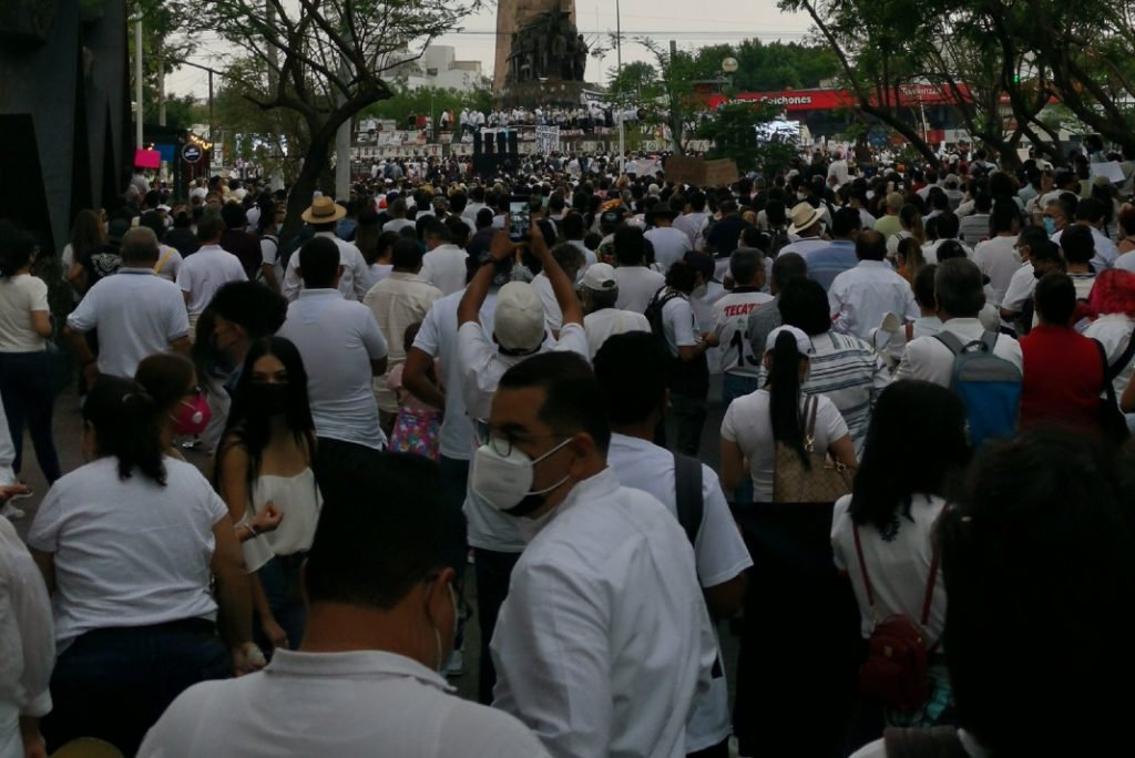 Marchan en Guadalajara por asesinato de los hermanos González Moreno