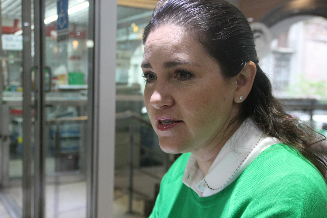 DALIA PÉREZ FIRMA COMPROMISO CON EL MEDIO AMBIENTE