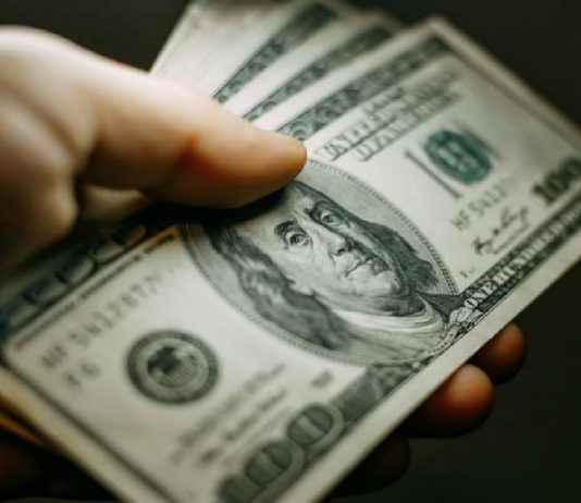 Dólar hila tres semanas con retrocesos