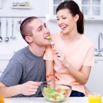 pareja casados novios alimentación