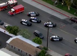 Tiroteo en Orange, California, deja al menos cuatro muertos, entre ellos un menor
