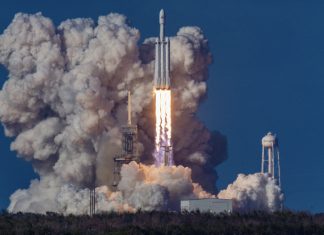 India lanza una misión histórica de exploración lunar