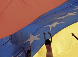 Inversionistas y economistas reaccionan a la captura de Maduro