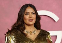 Salma Hayek: ‘Es momento de contar historias cuando estamos siendo atacados moralmente’