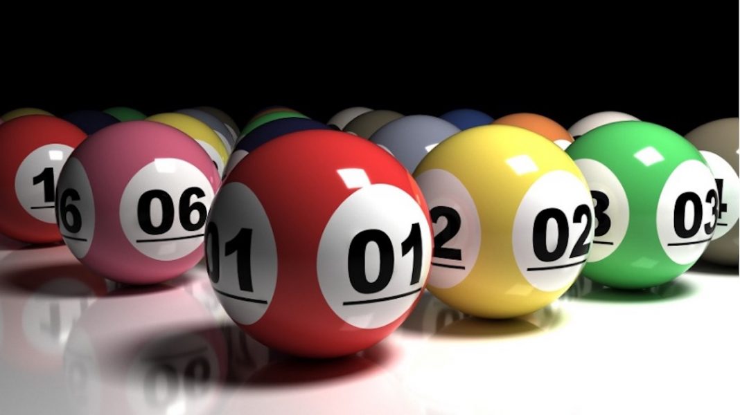 Esferas del sorteo de lotería powerball y mega millions