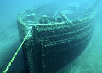 Video submarino ofrece una vista del naufragio de un buque en el que viajaba un futuro monarca del siglo XVII