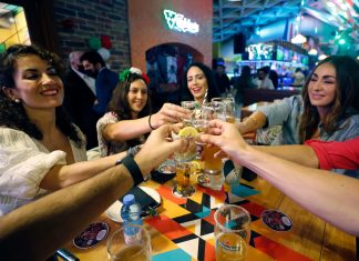 ¿A qué edad el estilo de vida fiestero comienza a afectar la salud?