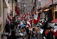 Miles de turistas quedan varados en Cusco en medio de las protestas por la destitución de Castillo
