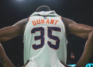 91-105. Durant debuta con los Suns en la gran noche de Booker