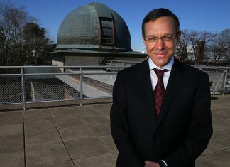 Científico de Harvard afirma tener posibles pruebas de vida extraterrestre
