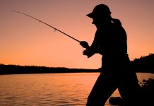 Pescador salva con su anzuelo a una mujer que se estaba ahogando