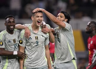 México vence a Surinam con doblete de César Montes