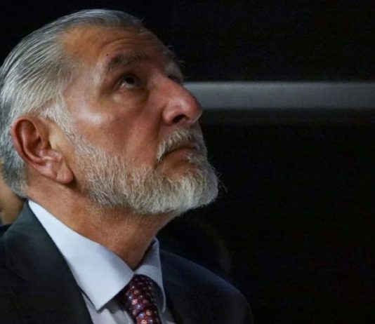 El “milagro” de Adán Augusto: deudas por 48 MDP con sueldo de 1.8 millones