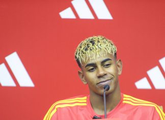 Padre de Lamine Yamal acusa que pasó “algo muy raro” en la entrega del Balón de Oro