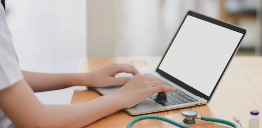 Trump impone nuevo arancel del 100% sobre farmacéuticas