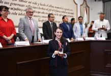 Reconoce Cabildo a estudiantes con excelencia académica