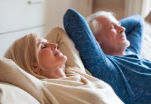 Cuál es la posición correcta para dormir y prevenir el alzhéimer