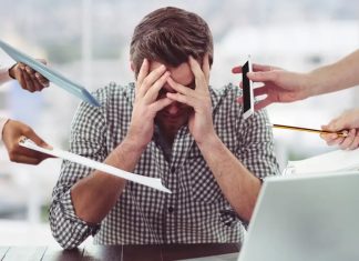 Mitad de trabajadores en México enfrenta estrés laboral