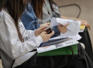 Niñas de 9 años preocupadas por las arrugas: los alarmantes efectos de las redes en los menores