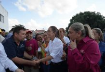 Sheinbaum visita El Higo, sin la compañía de Nahle, para supervisar labores de apoyo a damnificados por lluvias