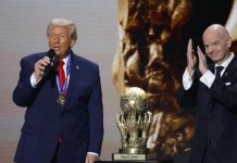 Organización presenta queja contra Infantino por otorgar a Trump Premio de la Paz