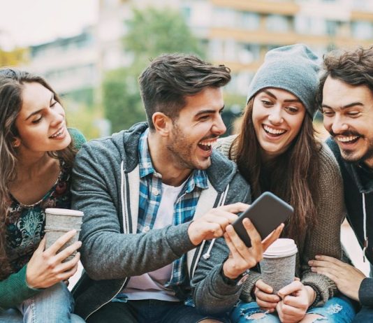 Motorola vs. Huawei: ¿qué marca ofrece los mejores celulares de gama media?