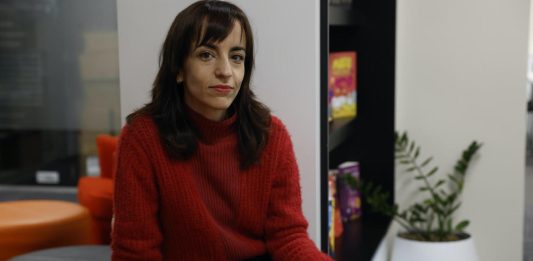 Marta Jiménez Serrano: “Vivimos en una sociedad adicta a la felicidad”