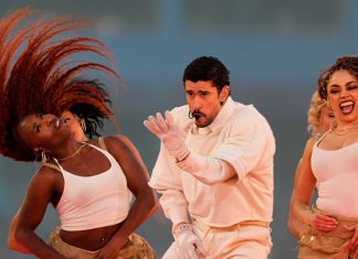 Bebé se contagia del Super Bowl y balbucea “Bad Bunny”