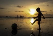 ¿Sabes qué puede aportar a tu hijo o hija un deporte de equipo y uno individual?