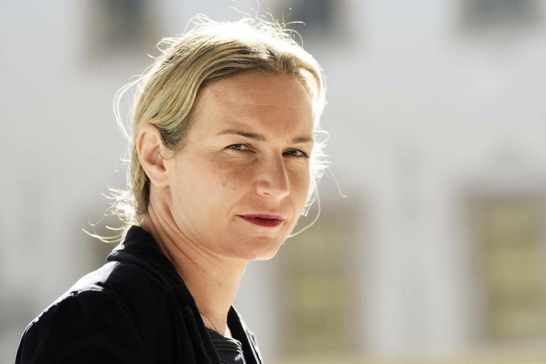 Lea Ypi habla de su nuevo libro, ëIndignidadí