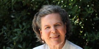 Rosa Navarro: “Las mujeres que dominan el lenguaje saben frenar los discursos altaneros de los hombres”