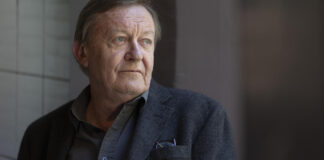 Jean Echenoz: “La gente feliz es aburridísima, es más interesante la que tiene problemas”