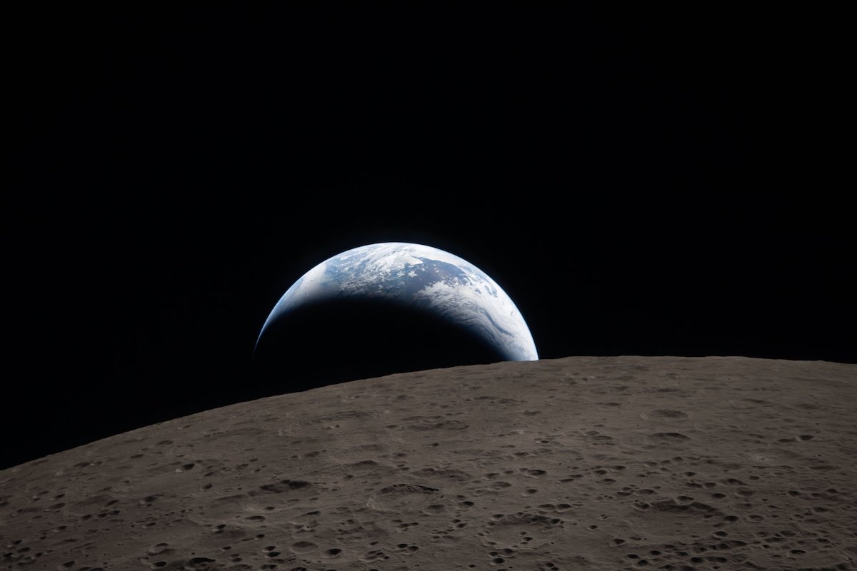 luna tierra
