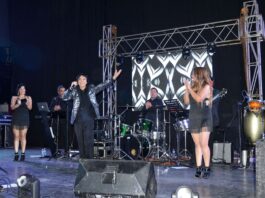 Ángel Martí brindó emotivo concierto por sus 50 años como cantante