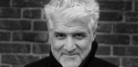 Gary Knight: “La forma en que se produce el periodismo de guerra supera la imaginación”