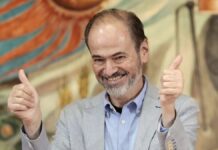 “Sólo se prospera en la discrepancia”: Juan Villoro